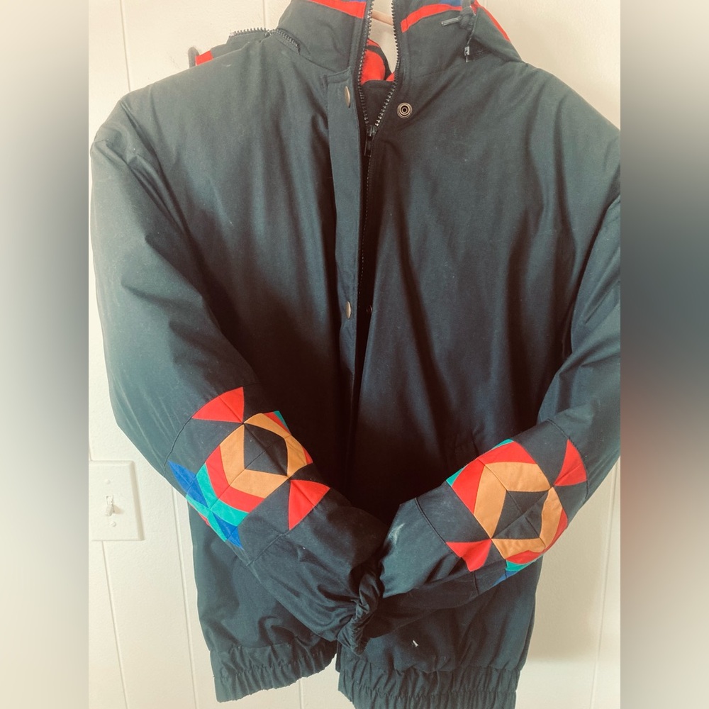 Ski Jacket Womens SZ M black with Southwestern design.Vintage London Fog. - Picture 3 of 15